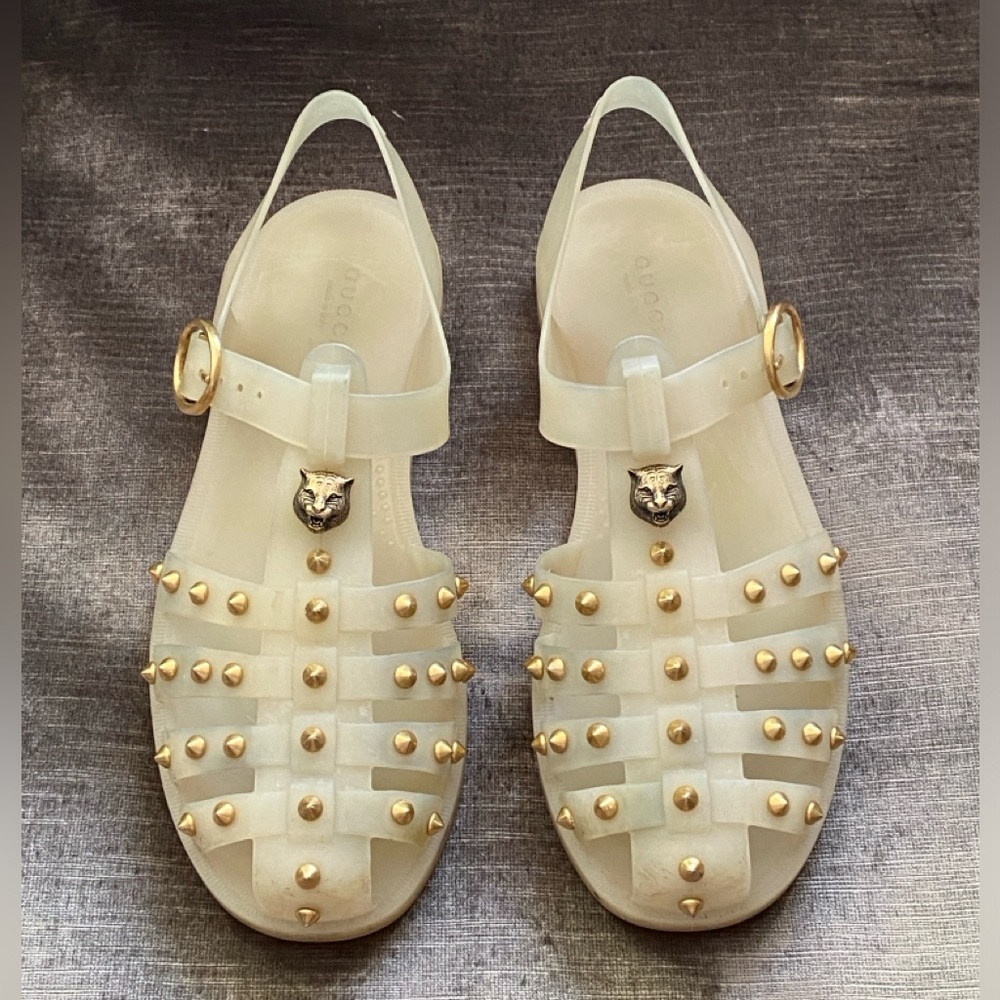 ✨PREOWNED ✨💯% AUTHENTIC GUCCI GLOSSY RUBBER SHOE